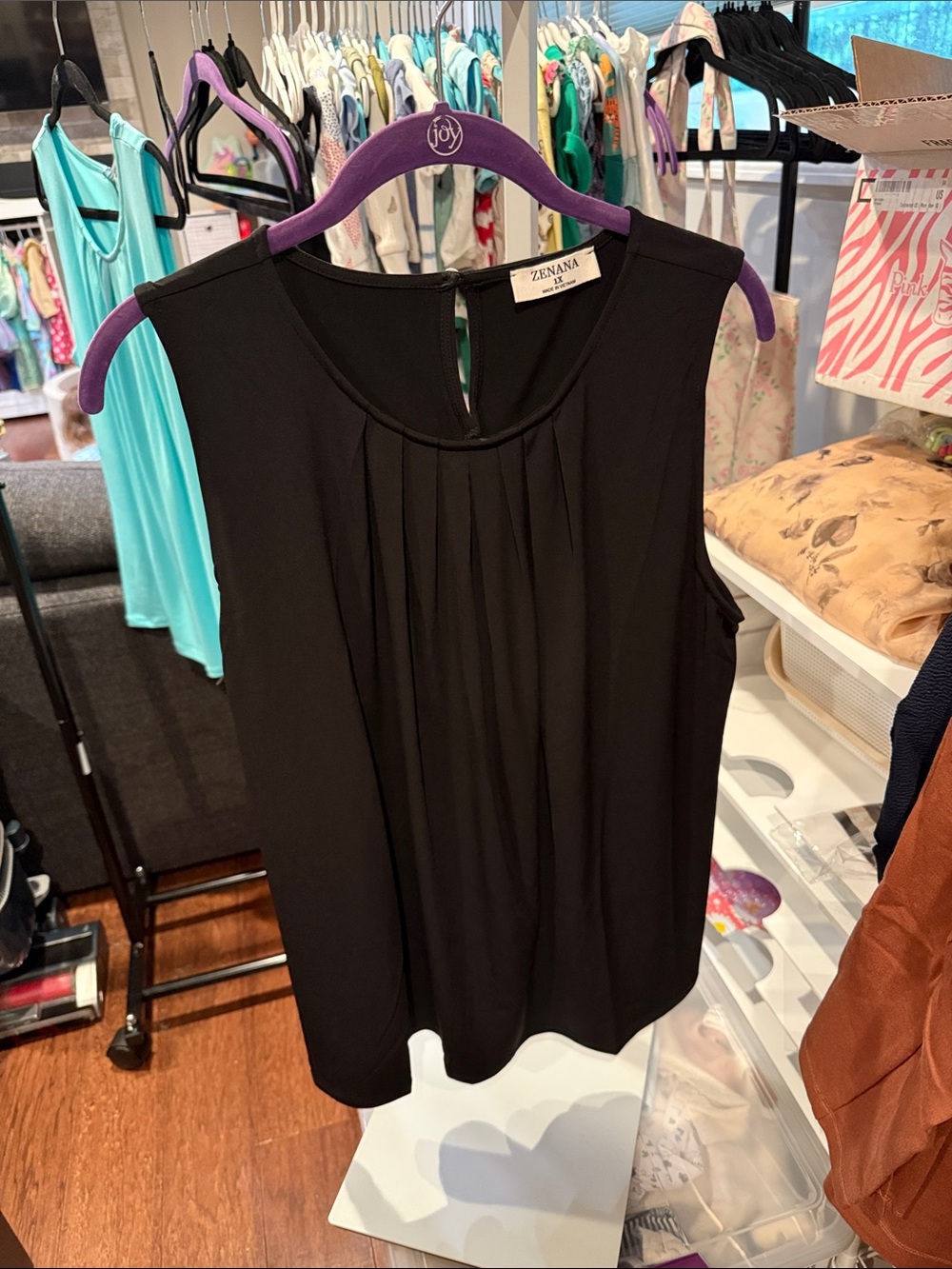 Zenana Outfitters Black Pleated Sleeveless Blouse
